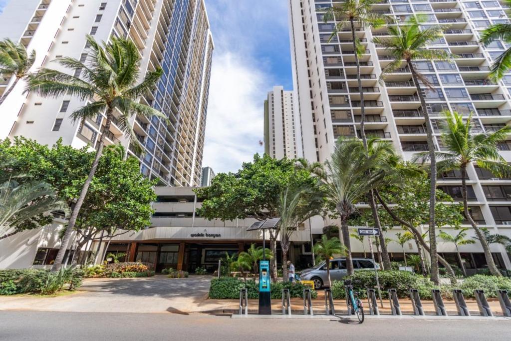 Waikiki Banyan W-Ocean Views With Free Parking! Apartment Honolulu Exterior photo